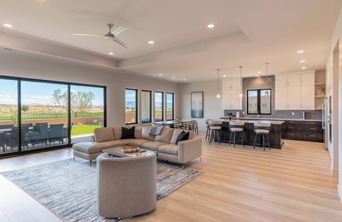 St. George House | 6th Hole Getaway at The Ledges Golf Club!