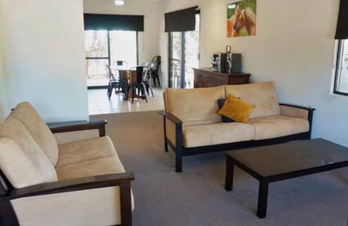 Exmouth Villa | 6The Ningaloo breeze villa 6