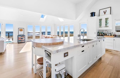 North Beach House | 7 bedroom accommodation in North Beach