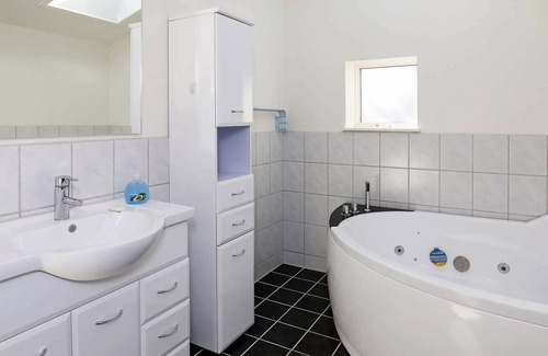 Remmer Strand House | 7 person holiday home in Struer