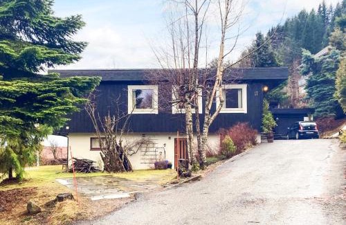 Molde Apartment | 7 person holiday home in Molde