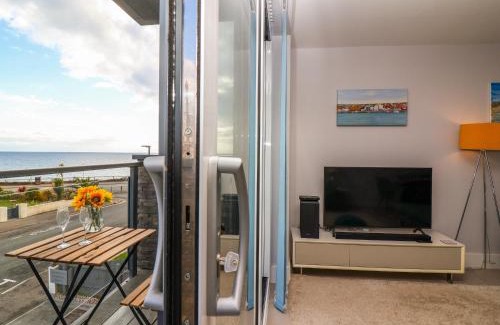 Southbourne Apartment | 7 Warren Edge Close