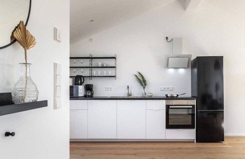 Weissensee Apartment | 74sqm penthouse, near Berlin centre & PrenzlBerg