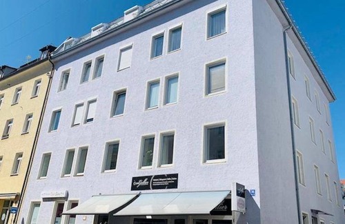 Schwanthalerhohe Apartment | 75 m² Apartment ∙ 3 bedrooms ∙ 6 guests