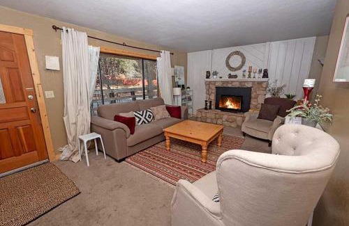 Al Tahoe House | 750 Stanford Avenue cabin