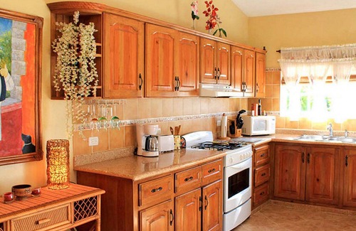 Urbanizacion Tavarez Villa | 7BD Visitor-friendly complex, 3 pools, sport courts, steps from beach/shops!