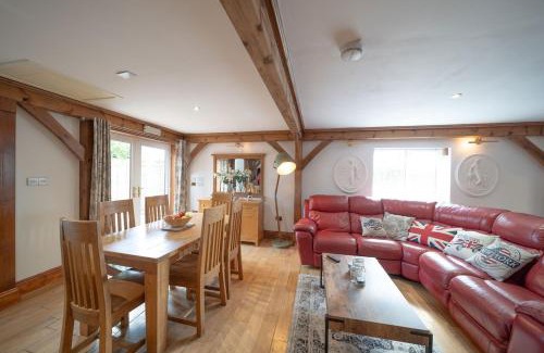 Hardwicke House | 8 Bedroom, 6 Bath House, Large Patio, Large Parking