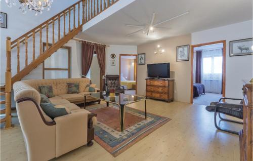 Gregovica House | 8 Bedroom Stunning Home In Pula