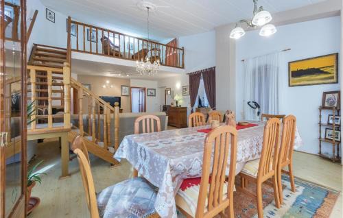 Gregovica House | 8 Bedroom Stunning Home In Pula