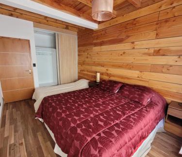 San Carlos de Bariloche Apartment | 8 cabañas - dpto con vista al lago