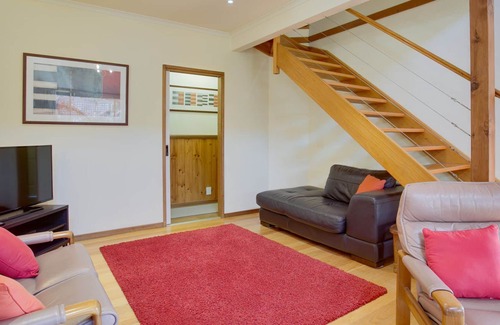 Silverleaves House | 8 Chale Court Silverleaves - Peaceful location
