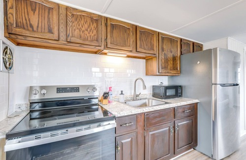 Surf City Apartment | 8 Mi Barnegat Lighthouse: Apt w/Balcony!