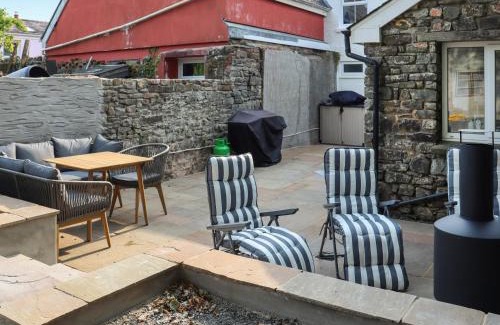 Llansteffan House | 8 Stratford Villas