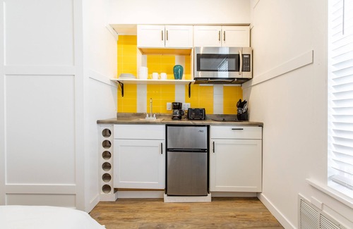 Kutzky Park Apartment | 8032-3 blocks to Mayo-SALE Cute Studio on Main Floor 8032