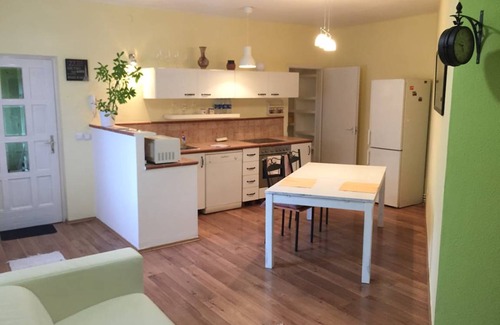 Belso-Ferencvaros Resort | 82 m² Private room ∙ 1 bedroom ∙ 1 guest