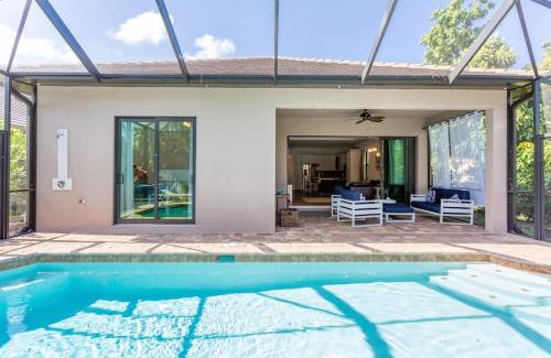 Naples Park House | 833 Perfect Naples - Pool - 3BR Near the Beach