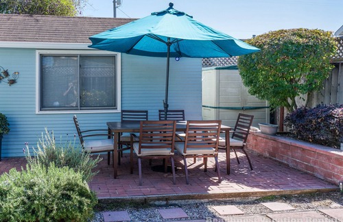 Eastside Santa Cruz House | 8th Avenue Beach Cottage