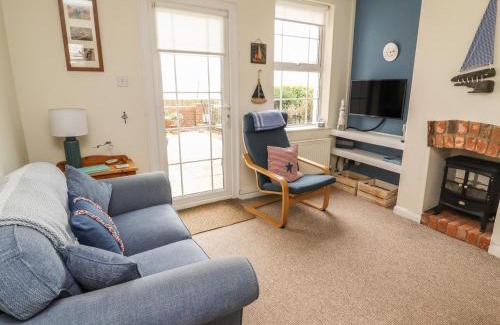 Lympstone House | 9 Harefield Cottages