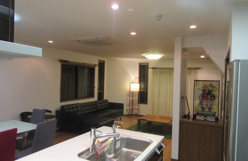 Setagaya House | 9 minutes to Shibuya! Quiet Green Retreat in Setagaya 5Br+ Luxury 150 Sqm, 2 Car