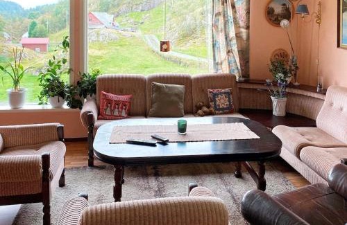 Vinnes House | 9 person holiday home in Reksteren