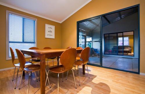 Exmouth House | 9 Skipjack Circle