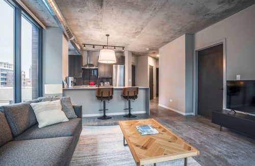 West Loop Apartment | 92 m² Apartment ∙ 2 bedrooms ∙ 4 guests