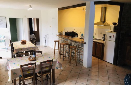 Montbrun House | 95 m² Gîte ∙ 3 bedrooms ∙ 6 guests