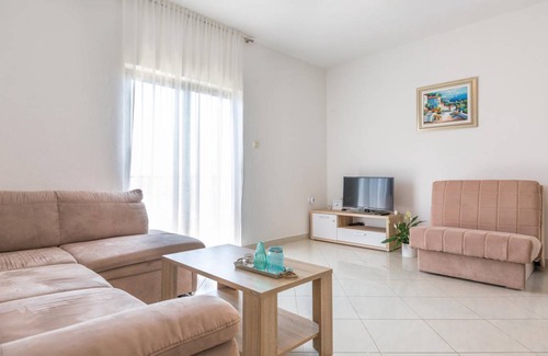 Kastel Sucurac House | 96 m² House ∙ 2 bedrooms ∙ 5 guests