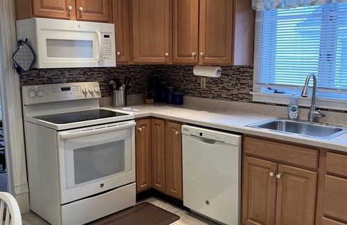 Oneonta Apartment | 96 Spruce - Charming apartment in downtown Oneonta w/hot tub