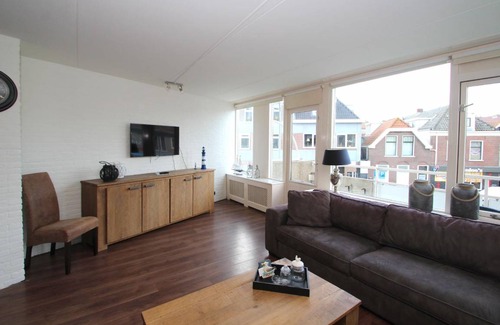 Municipality of Katwijk Apartment | 98 m² Apartment ∙ 3 bedrooms ∙ 6 guests