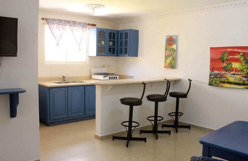 El Batey Villa | 9BD guest-friendly villa in El Batey, pool/Wi-Fi/cable TV/AC, near everything