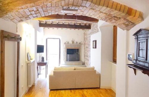Assisi Apartment | A 110 mt dalla Basilica e a 8 minuti da San Carlo Acutis - ALL'OMBRA DI SAN FRANCESCO - La nostra Forza è la Presenza Live 24-24, MyAssisiSuite, più di un semplice Appartamento - MÓWIMY PO POLSKU