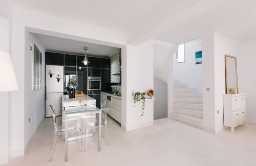 Nea Moudania Villa | a beachfront villa at Moudania with 5 bedrooms for 10 guests