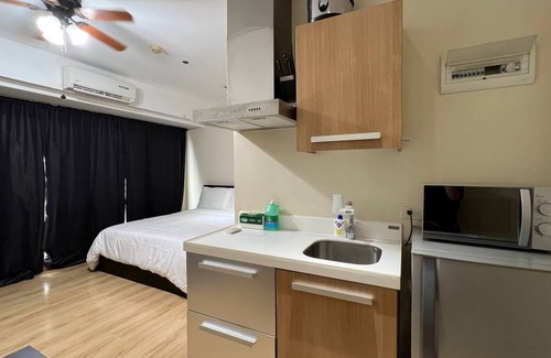 Downtown Condo | A condominium unit in the heart of Makati CBD, near Makati Avenue