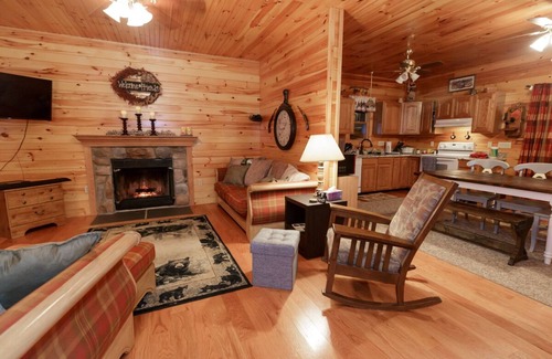 Luray Cabin | A Cozy Bear Cottage! Quiet and Beautiful!