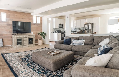 Commerce City House | A Cozy Home