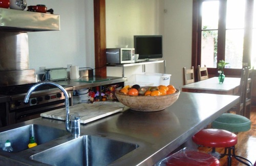 South Melbourne House | A Grand South Melbourne Terrace less than 1km to CBD with Parking .