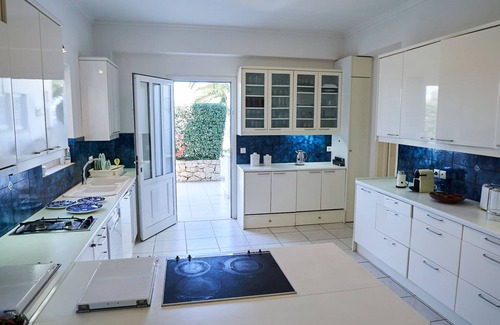 Agios Emilianos Villa | A haven of relaxation with a breath taking view, only a 5' walk to the beach