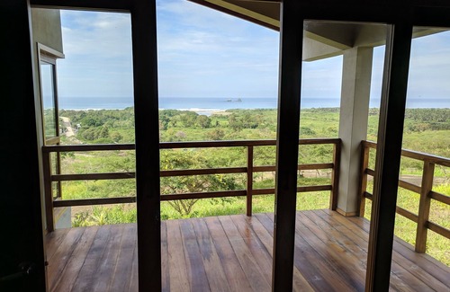 Las Tunas House | A hillside jungle oasis with amazing panoramic views of the Pacific Ocean!