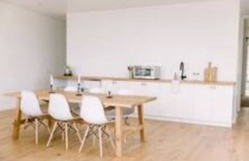 Bonita House | A modern light-filled haven in a tranquil setting