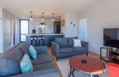 Pohara House | A new family home just a few steps from the beach