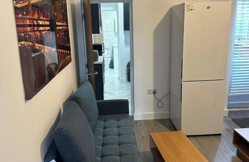 Coventry House | A newly refurbished house catering for family, friends or work colleagues.