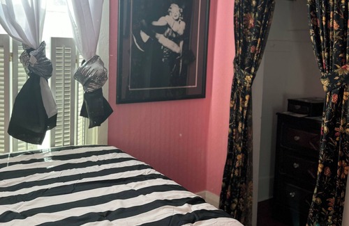 Manistee Bed & Breakfast | A Night with Marilyn Monroe
