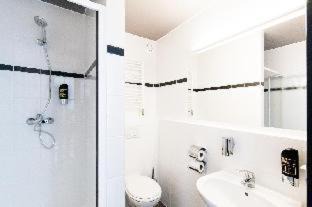 Strasnice Hotel | a&o Prague Rhea