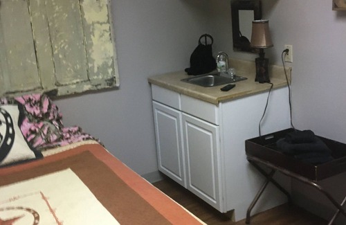Bandera House | A Place to Stay!