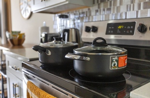 Portmore Condo | A Pool, A Beach & A Beautiful Apartment - Book Now