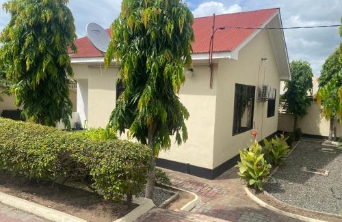 Dar es Salaam House | A private self contained room in a shared house