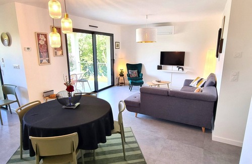 Saint-Julien-du-Serre Villa | A refined getaway in south Ardèche - comfort, elegance, unobstructed views