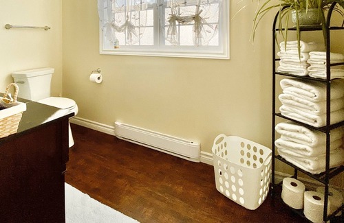 River John House | A Riverside Loft in a Log-Framed Barn