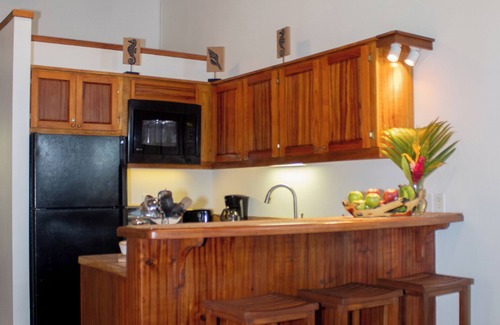 Roatan House | A Serene Island Beach Retreat With Optional Car